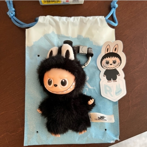 Popmart V4 Mini Labubu Confirmed R - Picture 2 of 4